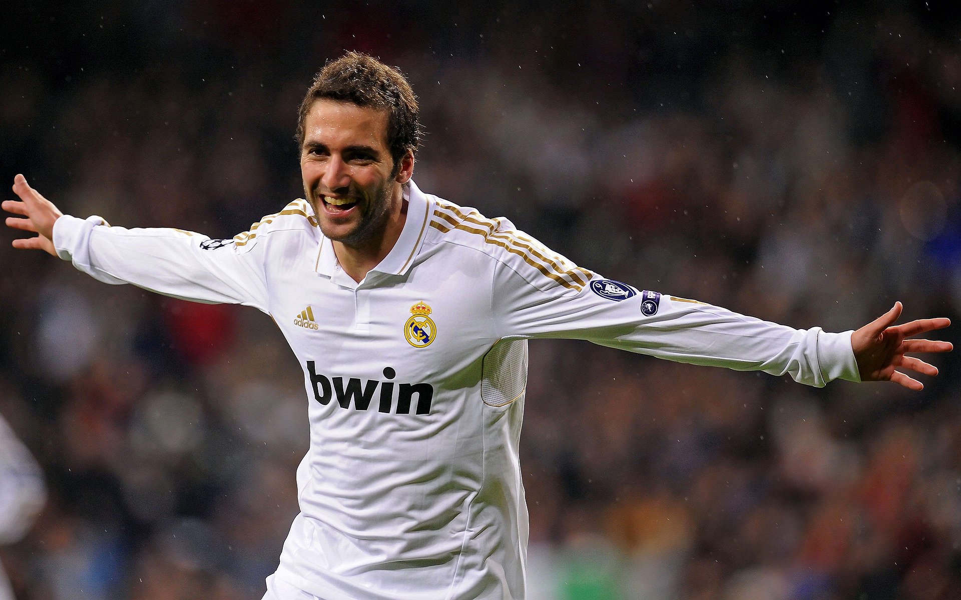 电竞选手如何面对舆论压力:理性看待与坚持自我,如何看待电竞游戏演讲稿