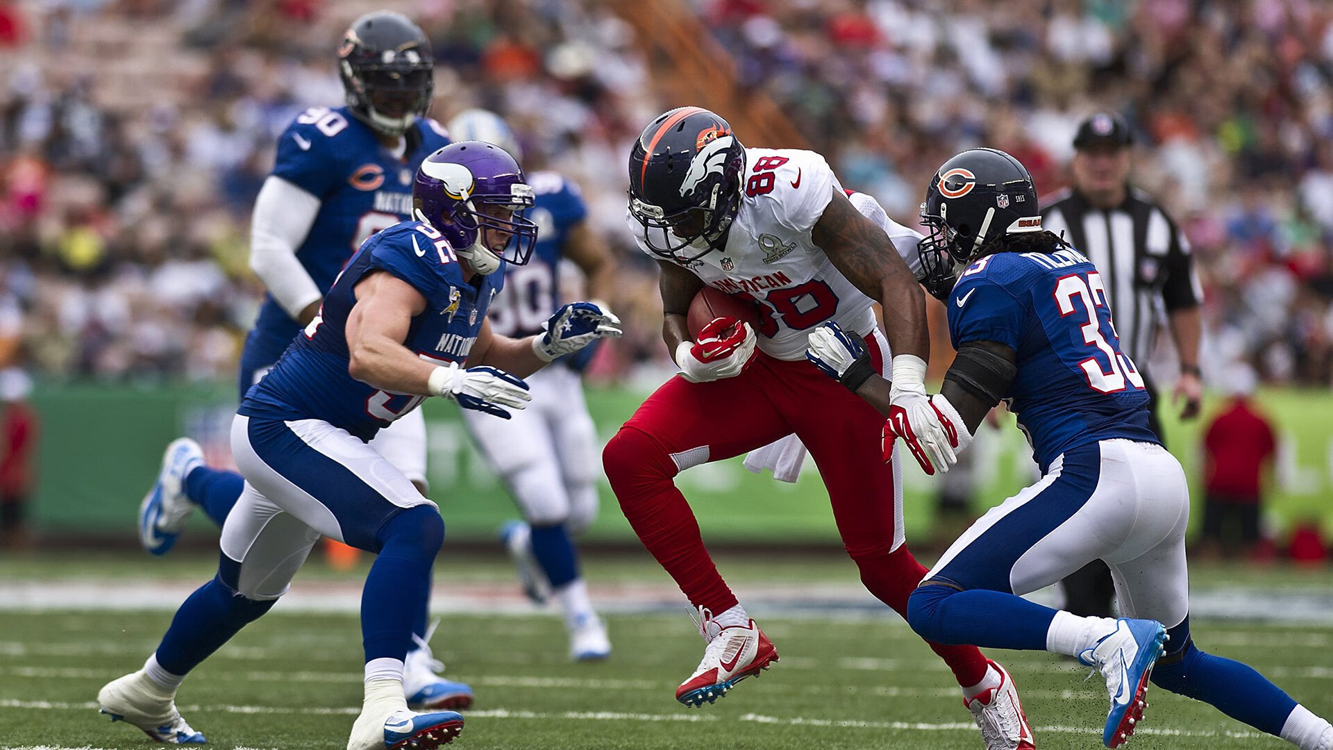 西甲赛场激战正酣，梅西梅开二度，西甲梅西今晚比赛